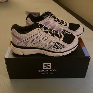 Brand New White Salomon Size 6 X-Mission 3